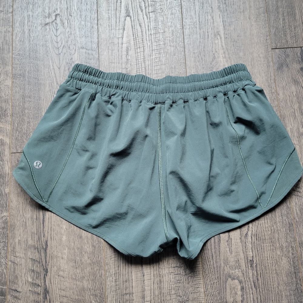 Lululemon Hotty Hot Shorts 6 Tidewater Teal 2.5" - Picture 5 of 11